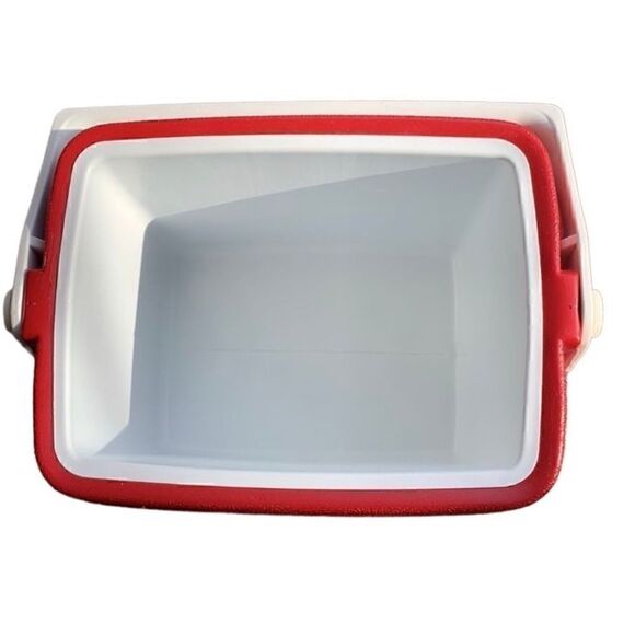 Coleman Vintage Red Strapper 8 Cooler.  Hardsided lunch box, beer lake picnic - Picture 3 of 10